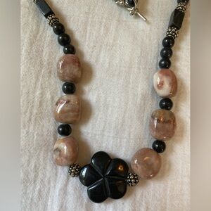 Gemstones Beads Necklace with Onyx‎ Carved Flower Toggle Clasp